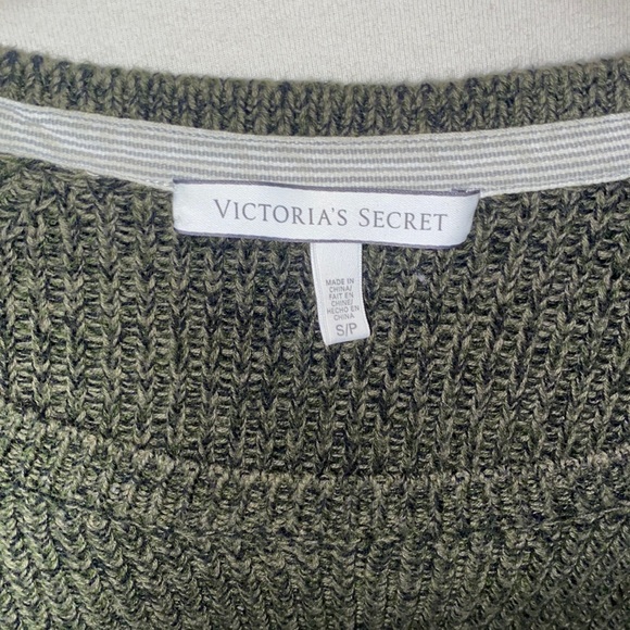 NWOT Victoria’s Secret Olive Green Long Sleeve Knit Crochet Tunic Sweater SMALL - Picture 16 of 16